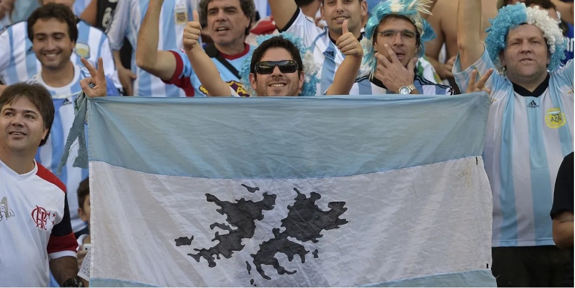 Silencio en la tribuna: la guerra que no se podrá gritar en Atlanta