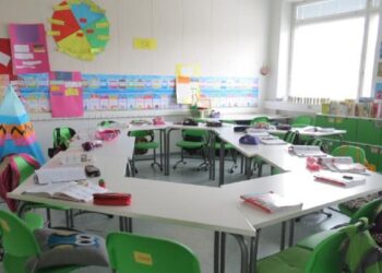 O novo modelo pedagógico foca na colaboração entre alunos e professores em vez de aulas expositivas isoladas. Foto: Reprodução/Internet