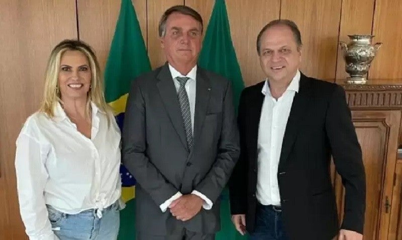 Cida Borghetti com Jair Bolsonaro e o marido, Ricardo Barros, no Planalto (Reprodução)