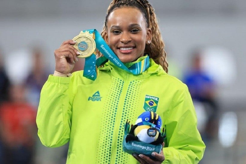 Rebeca Andrade com o ouro conquistado no salto no Pan do Chile. Foto: Ricardo Bufolin / CBG