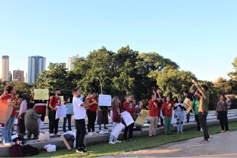 Ato público em Foz do Iguaçu integrou agenda nacional pela regogação do NEM - foto: Assessoria