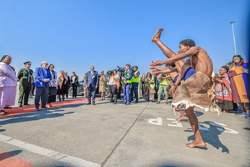 Presidente Lula na chegada a Joanesburgo para a Cúpula do BRICS: aposta num multilateralismo mais eficaz - Foto: Ricardo Stuckert (PR)