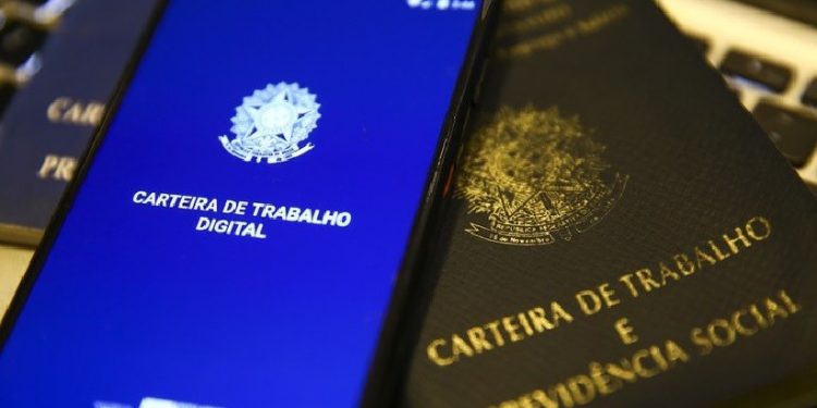 Em setembro, o saldo foi de 211.764 postos de trabalho formais, resultado de 1.917.057 admissões e de 1.705.293 desligamentos. Foto: Marcelo Camargo/Agência Brasil