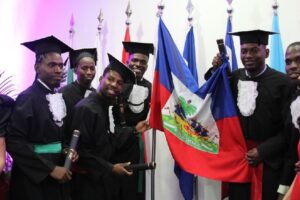 Primeira formatura de alunos haitianos da UNILA, realizada em 2018