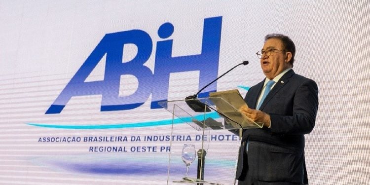 Presidente da ABIH Nacional, Manoel Cardoso Linhares, frisou que a entidade promove a hotelaria em várias frentes de atuação - Foto Marcos Labanca