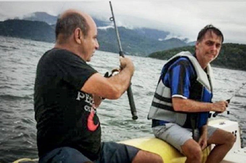 PESCA - Tempos felizes com o “capitão”: hoje, o presidente o chama de “roleiro” ./Reprodução