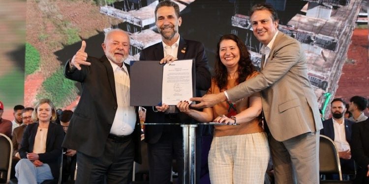 Lula, Enio Verri, Diana Araujo Pereira e Camilo Santana: protocolo de intenções aponta repasse de R$ 600 milhões para obras