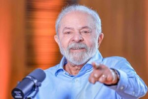Segundo estimativas do Governo Federal, há 2,5 mil brasileiros com recursos aplicados nesses fundos de super-ricos, que acumulam R$ 756,8 bilhões. Foto: Ricardo Stuckert /PR