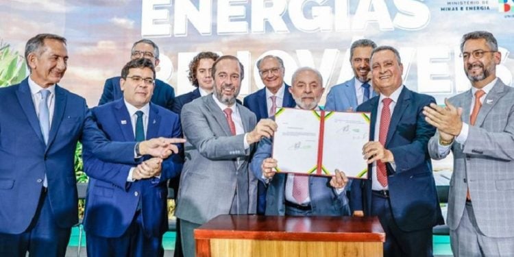 Presidente Lula durante cerimônia de assinatura da Medida Provisória das Energias Renováveis e da Redução dos Impactos Tarifários, no Palácio do Planalto - Foto: Ricardo Stuckert/PR