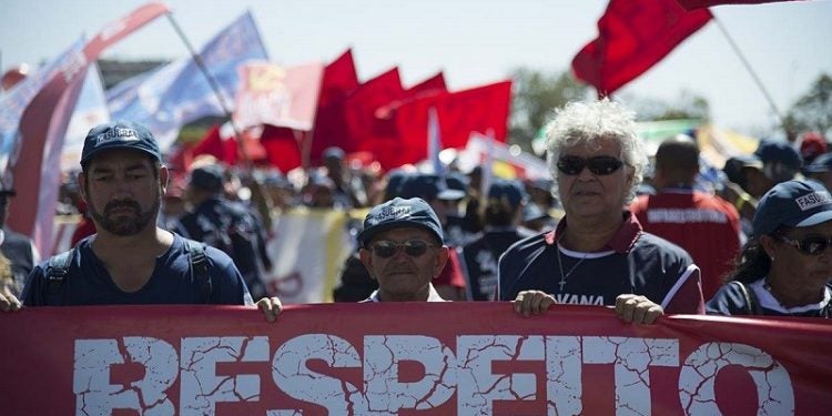 Servidores públicos federais realizam manifestação na Esplanada dos Ministérios (Marcello Casal Jr/Agência Brasil)