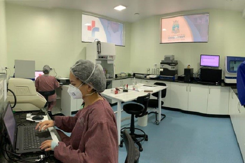 O Laboratório de Biologia Molecular UNILA-HMPGL surgiu por meio de um acordo de cooperação técnica para auxiliar no diagnóstico da Covid-19