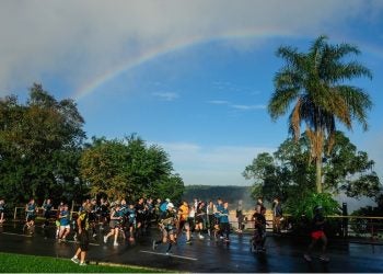 Multidão em frente às Cataratas: Marcos Labanca