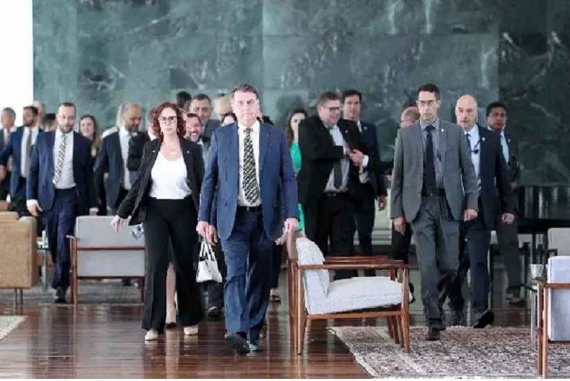 Café da manhã com Braga Netto, Ministro-Chefe da Casa Civil da Presidência da República; Luiz Eduardo Ramos, Ministro-Chefe da Secretaria de Governo da Presidência da República; e Deputado Vitor Hugo (PSL/GO), Líder do Governo na Câmara dos Deputados. Ima