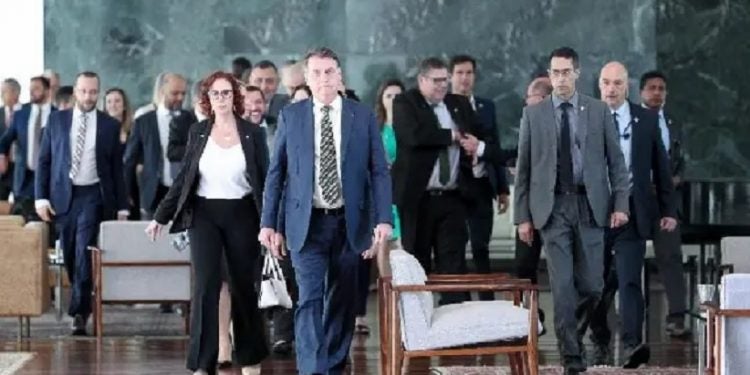 Café da manhã com Braga Netto, Ministro-Chefe da Casa Civil da Presidência da República; Luiz Eduardo Ramos, Ministro-Chefe da Secretaria de Governo da Presidência da República; e Deputado Vitor Hugo (PSL/GO), Líder do Governo na Câmara dos Deputados. Ima