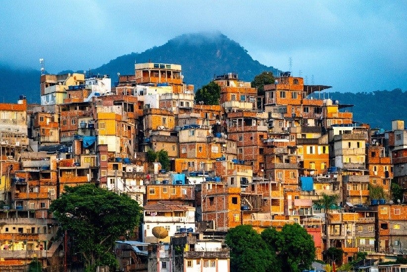 A Frente Parlamentar em Defesa das Favelas e Respeito à Cidadania de seus Moradores e seu Desenvolvimento Urbano será uma organização suprapartidária em prol das favelas e do desenvolvimento urbano | Foto: Freepik
