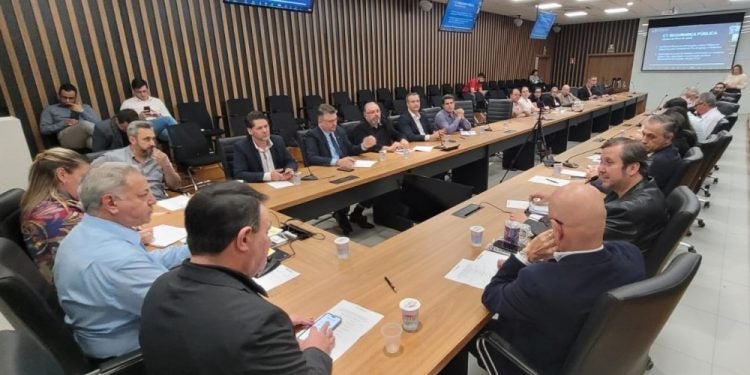 Plenária debateu propostas para agenda de desenvolvimento de Foz do Iguaçu - foto Divulgação