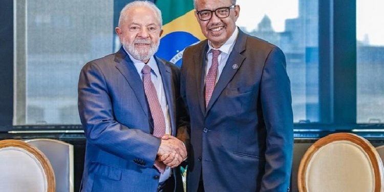 Lula conversou com o diretor da OMS sobre o papel do SUS, decisivo no enfrentamento da pandemia no Brasil, e a necessidade de se reforçar o sistema de cooperação mundial na área de saúde - Foto: Ricardo Stuckert/PR