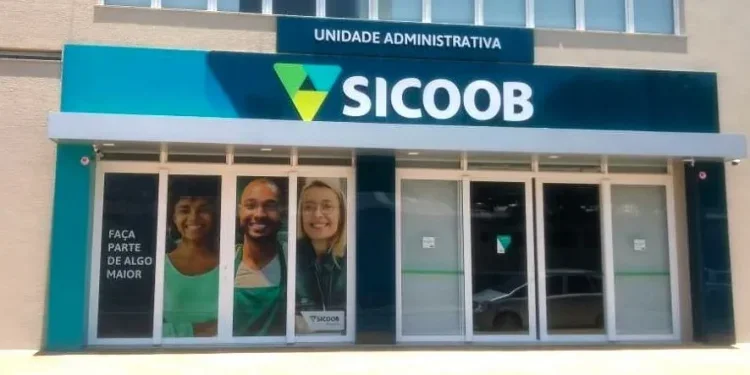 Sicoob Três Fronteiras é uma cooperativa financeira que nasceu em Foz do Iguaçu e está presente em toda a cidade – foto: Divulgação
