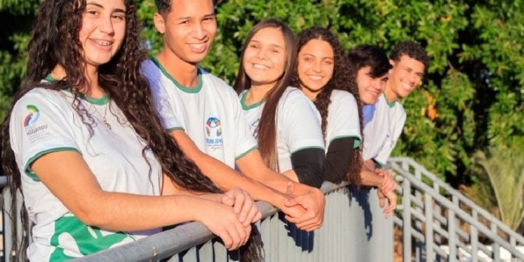 Integrantes do Projeto Trilha Jovem Iguassu. Foto: Divulgação/Polo Iguassu