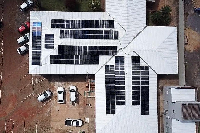 Placas solares reduziram gastos de energia em 28% no Grupo Integrado - Foto: Efi Energy