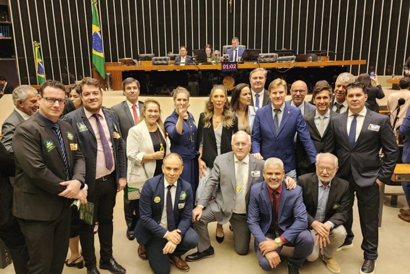 Comitiva de Foz do Iguaçu participou da mobilização feita na Câmara dos Deputados, liderada pela ABIH PR – Regional Oeste, Visit Iguassu e Sindhotéis Foz – foto divulgação