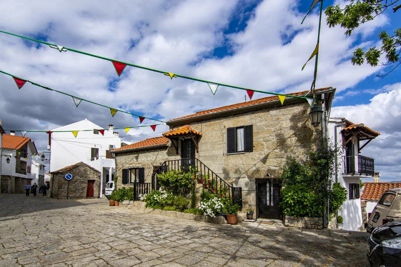 WIT Software abre 300 vagas para brasileiros e direciona vagas para a cidade de Belmonte, no centro de Portugal. (Foto: Getty Creative)