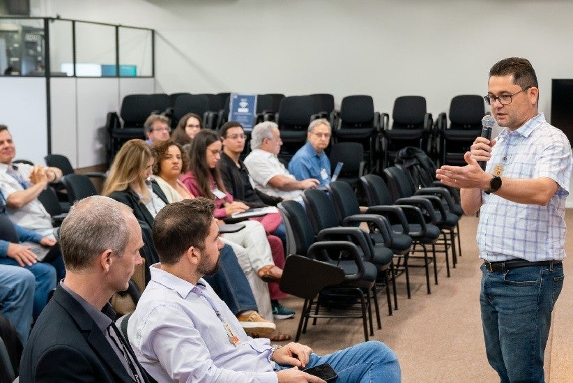 Coordenador do workshop, Hudson Lissoni Leonardo. Foto: Alexandre Marchetti/Itaipu Binacional