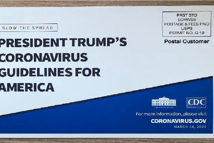 Carta assinada por Donald Trump apresenta diretrizes ao povo americano sobe o combate ao novo coronavírus entregue na Flórida, EUA — Foto: G1