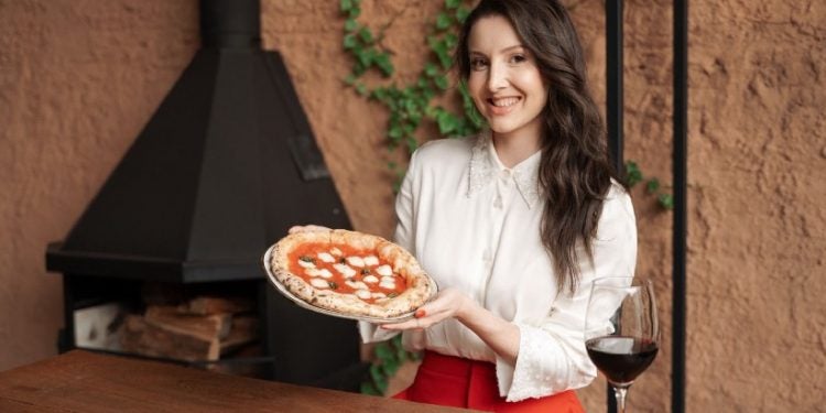 Empresária Luiza Zenatti Fadanelli será recebida no consulado da Itália, em reconhecimento à qualidade da pizza. Foto: Divulgação