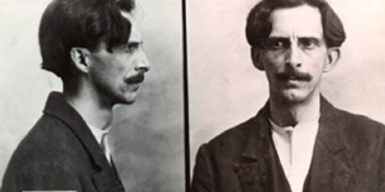 Edgard Leuenroth. Fotos tiradas na delegacia por ocasião da prisão em 1917.