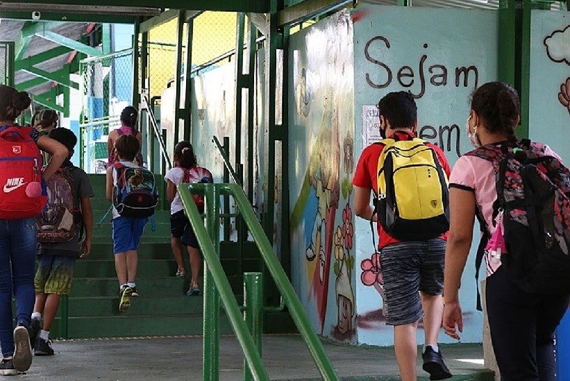 Após quatro anos, MEC volta a dialogar com trabalhadores da Educação