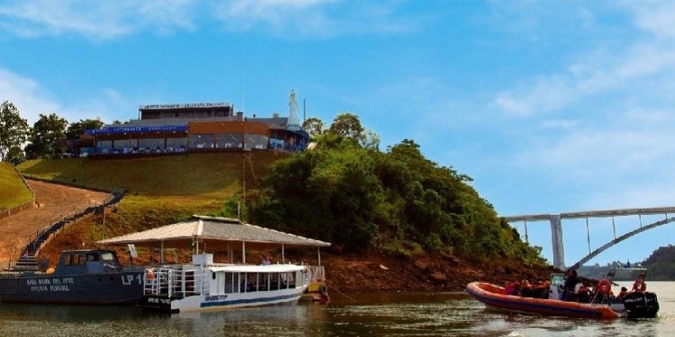 Complexo Puerto Kattamaram está localizado na base naval da Marinha paraguaia. - Credito fotográfico: Arquivo Grupo Macuco