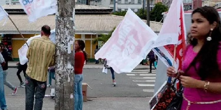 Campanha municipal em Florianópolis antes da proibição de financiamento privado: em 2020 teto de gastos tende a diminuir propaganda ostensiva nas ruas - Foto: Paula Cinquetti/COFOJ