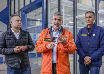 Ministros Renan Filho (Transportes), Paulo Pimenta (Apoio à Reconstrução do RS) e Waldez Góes (Desenvolvimento Regional) durante live para balanço das ações do Governo Federal em apoio ao Rio Grande do Sul, nesta quinta-feira (16), em Porto Alegre - Foto: