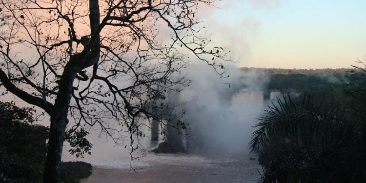 Amanhecer-Créditos-Urbia-Cataratas-