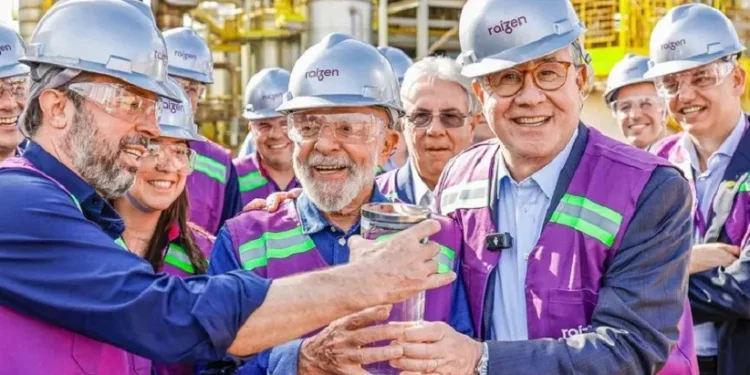 Presidente Lula durante visita à planta de produção de etanol de segunda geração no Parque de Bioenergia Bonfim, em Guariba (SP) - Foto: Ricardo Stuckert/PR