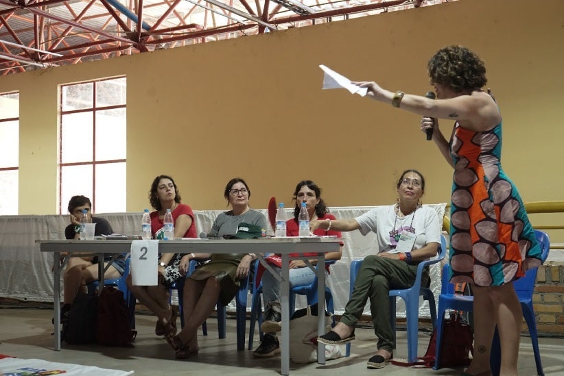 Todos os palestrantes concordaram que a luta nas ruas, nos territórios, é a garantia de que os direitos serão mantidos e, posteriormente, se transformarão em políticas públicas para melhorar a vida das pessoas que habitam nosso continente. Foto: Zary Wong
