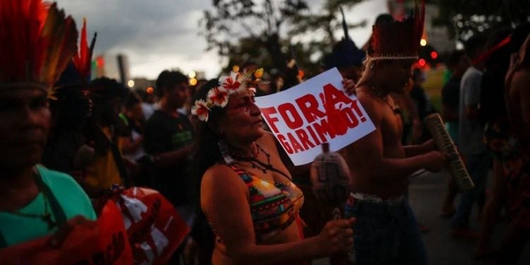 Manifestação em Brasília pede o fim do garimpo em terras indígenas - Foto: REUTERS/Amanda Perobelli