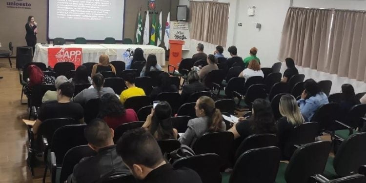 O curso oferece oportunidade para quem deseja prestar concurso da SEED - Foto: Divulgação
