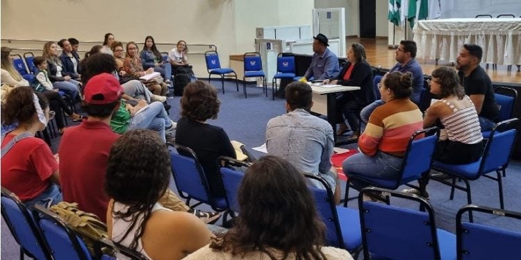 Comitê do Revoga NEM em reunião de organização de ato público em Foz do Iguaçu – foto: Assessoria