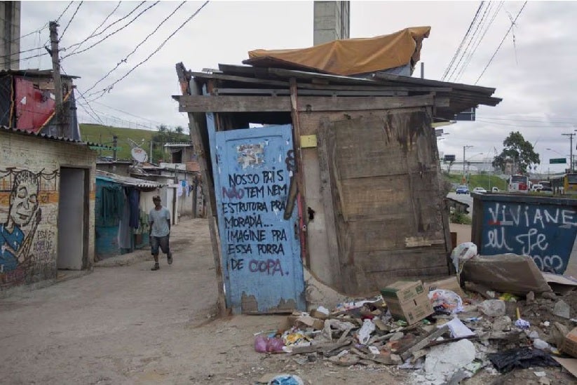 Entrada a una favela en una de las zonas más pobres de São Paulo. Foto: Bosco Martín