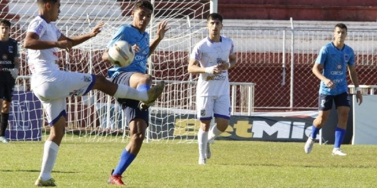 Foto/legenda: Azulão da Fronteira é destaque na competição estadual
Créditos: Abel da Banca