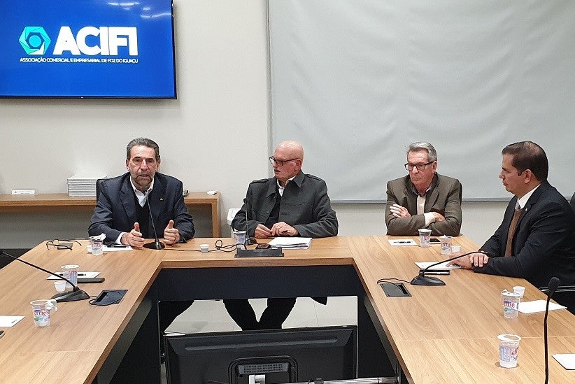 Enio Verri, Danilo Vendrusculo, Rodiney Alamini e André Pepitone em recente reunião na ACIFI - Foto Divulgação