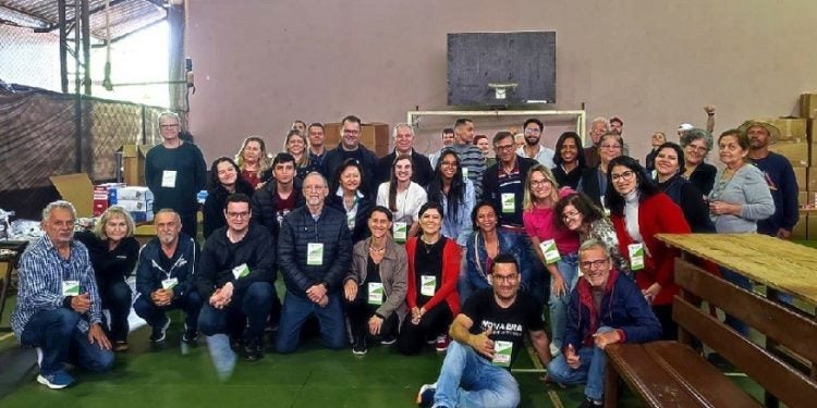 Organização e realização do bazar contaram com a participação de voluntários do controle social – foto: Divulgação/Assessoria