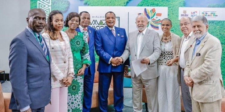 No encontro com Lula, Denis Sassou N'guesso comentou dos desafios de seu país de manter a segurança alimentar. Ele avalia que o Brasil tem muito a contribuir com a expertise que já tem no setor.. Foto: Ricardo Stuckert /PR