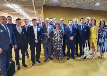 Cerca de 30 representantes do turismo de Foz do Iguaçu estão em Brasília, liderados pela ABIH PR – Regional Oeste, Sindhotéis Foz e Visit Iguassu - Foto Divulgação