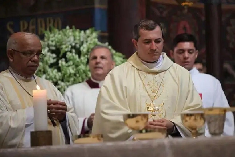 bolsonaro-diz-só deus-me-tira-daqui-e-bispo-de-BH-rebate-fronteiralivre