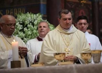 bolsonaro-diz-só deus-me-tira-daqui-e-bispo-de-BH-rebate-fronteiralivre