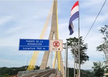 Conselhos de desenvolvimento da Argentina, Brasil e Paraguai pedem a abertura da Ponte da Integração, que está concluída – foto: Divulgação/Codetri
