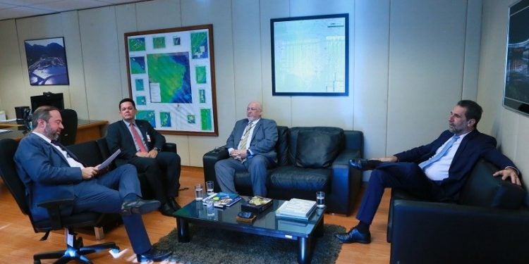 Reunião de Enio Verri com Alexandre Silveira. Crédito: Tauan Alencar/MME.